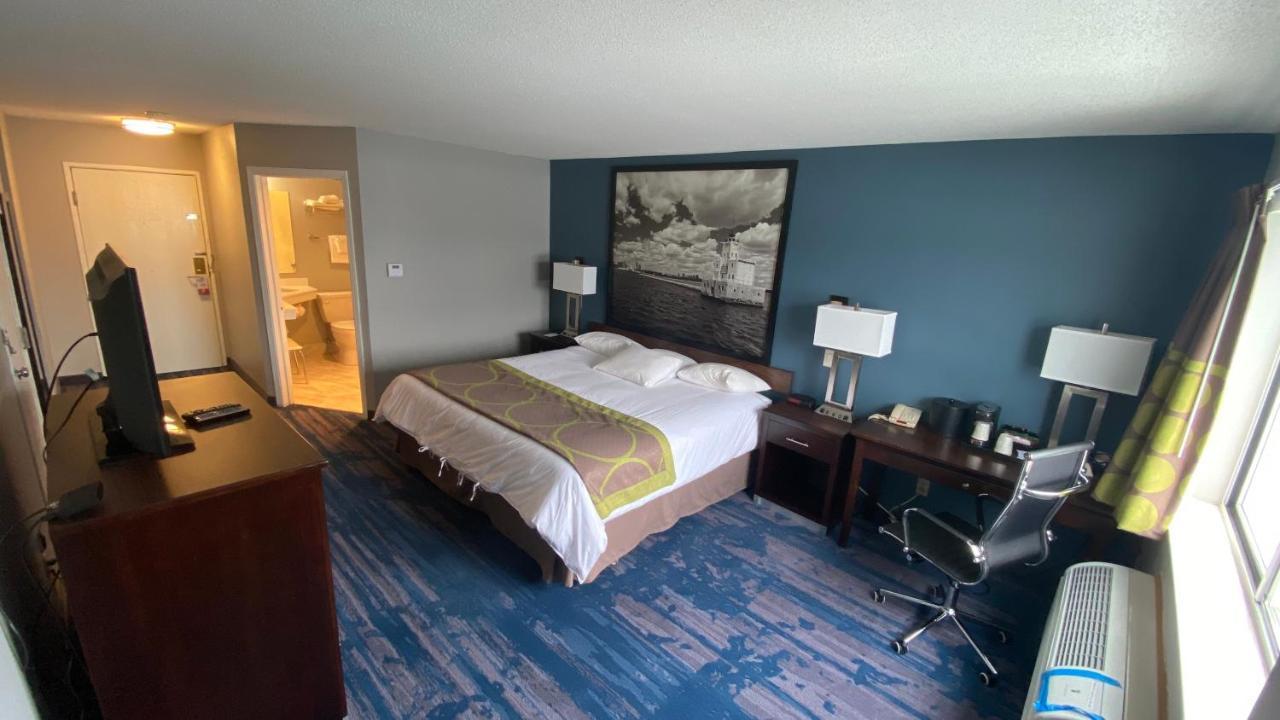 Super 8 By Wyndham Prairie Du Chien Hotel Exterior photo